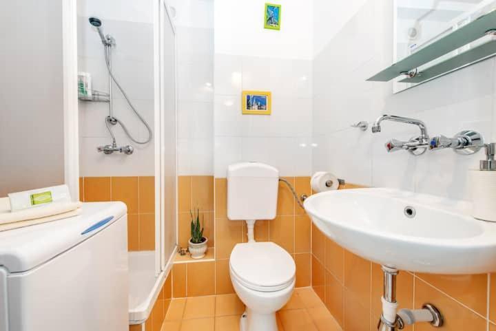 Cosy Studio Apartment Краков Экстерьер фото